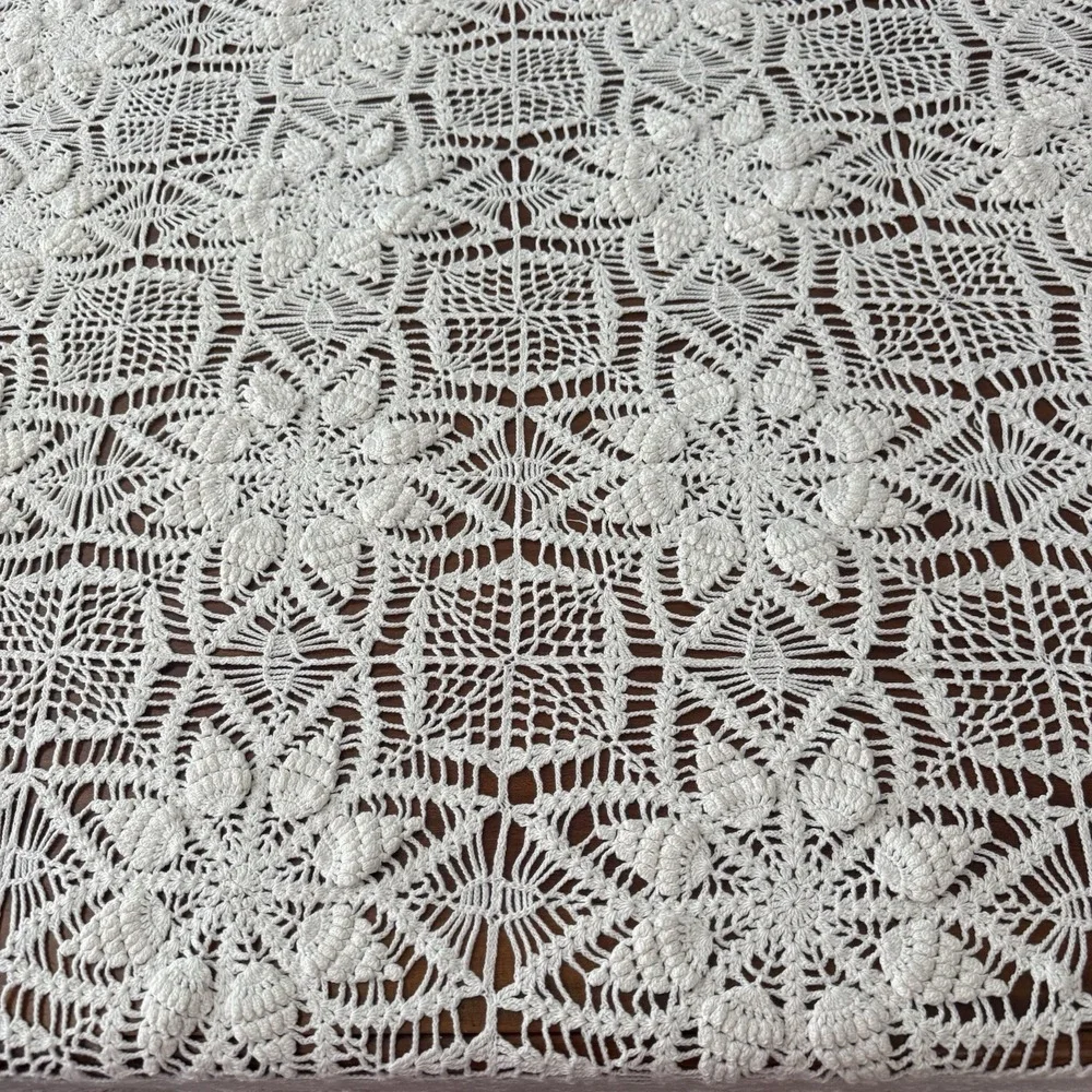 Vintage Hand Crochet Bedspread‎ Tablecloth Throw Floral Lace BOHO 109 x 83 Queen